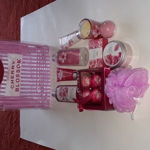 Lucotiya Cherry Blossom Spa Gift Bag
